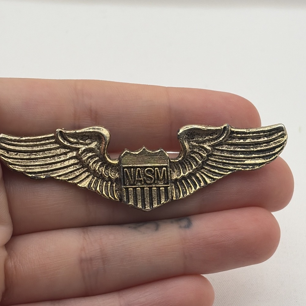 NASM National Air And Space Museum Pilot Wings Lapel Hat Pin